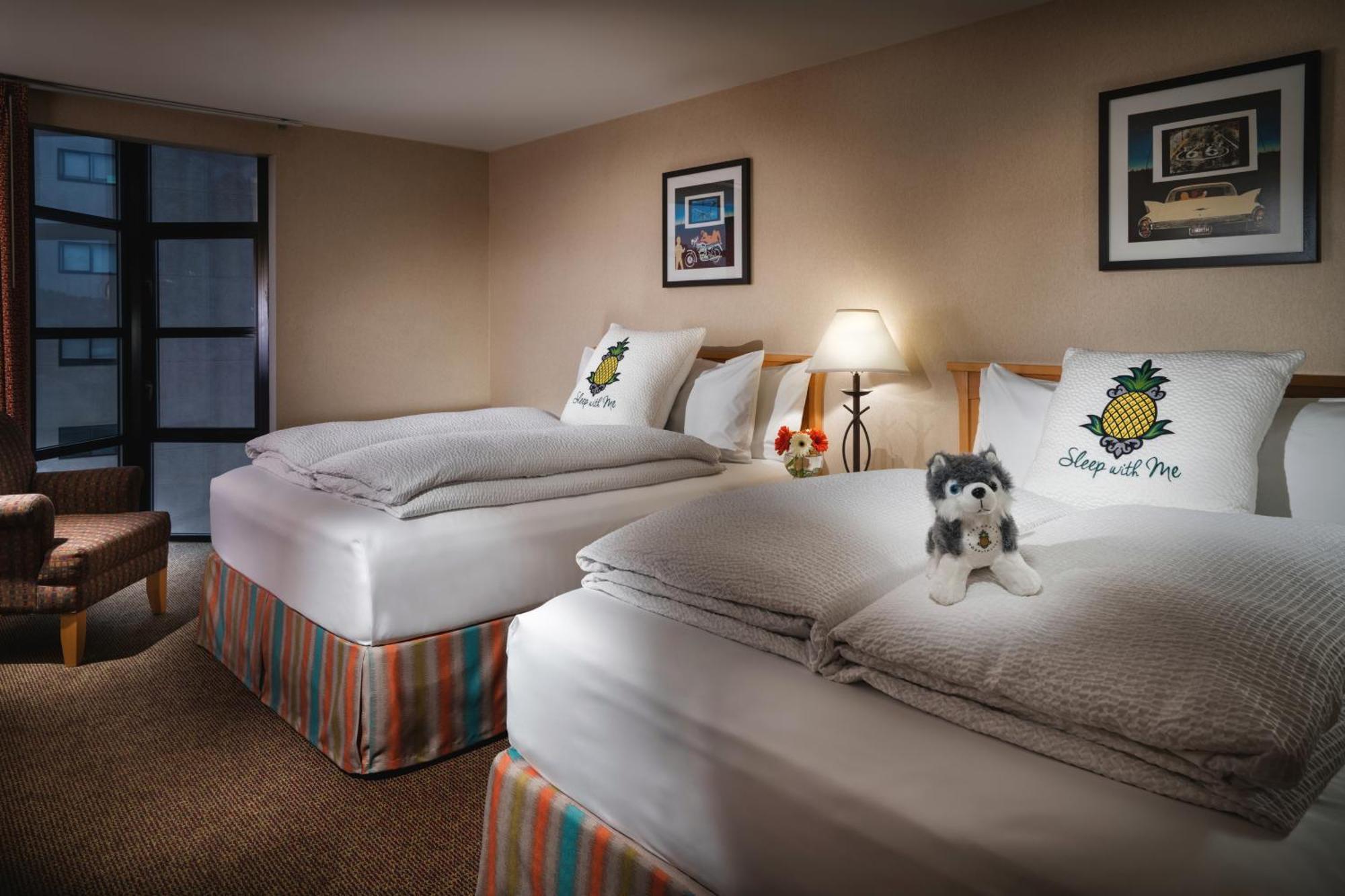 Deluxe Queen Room with Two Queen Beds,1014477211:JPEG