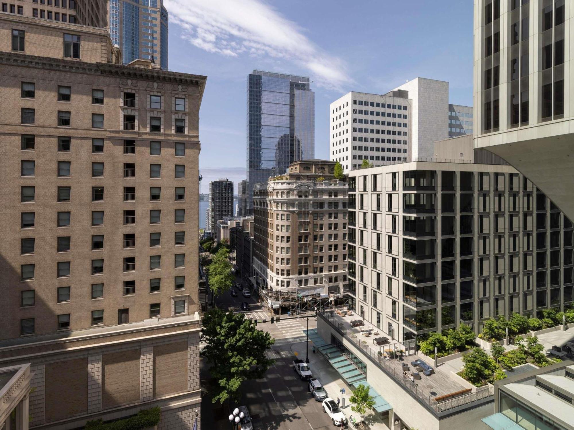 Deluxe King Room with Bay View,1717034989:JPEG