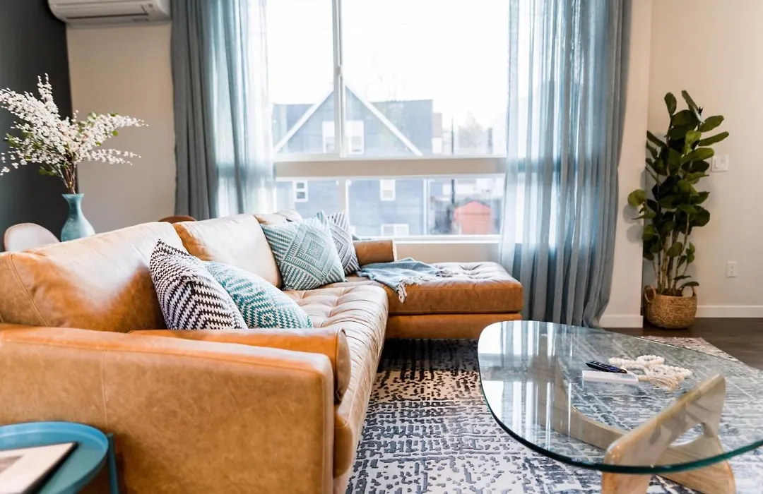 Sky Mark Lux 1 - Modern Elegance In Downtown Seattle-1