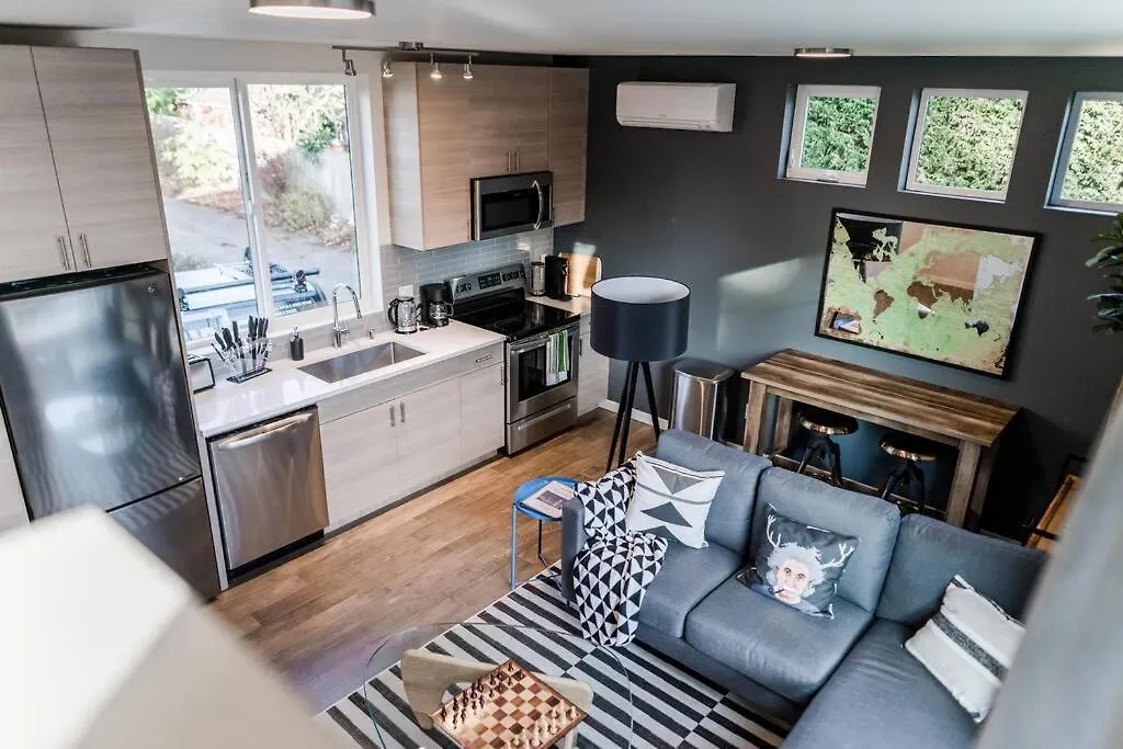 Emerald City Retreat By Homeslice Stays-1