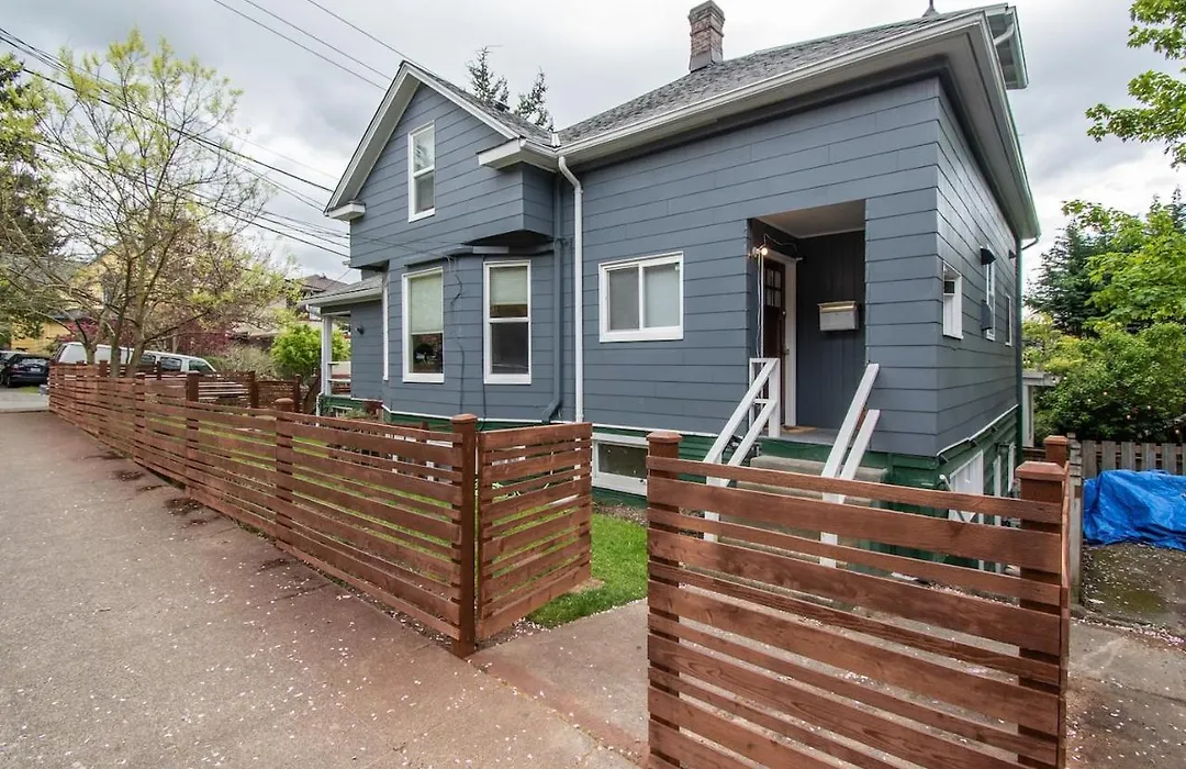 Remodeled 2-Bedroom Unit In Fremont W/ Luxe Bathrooms-1