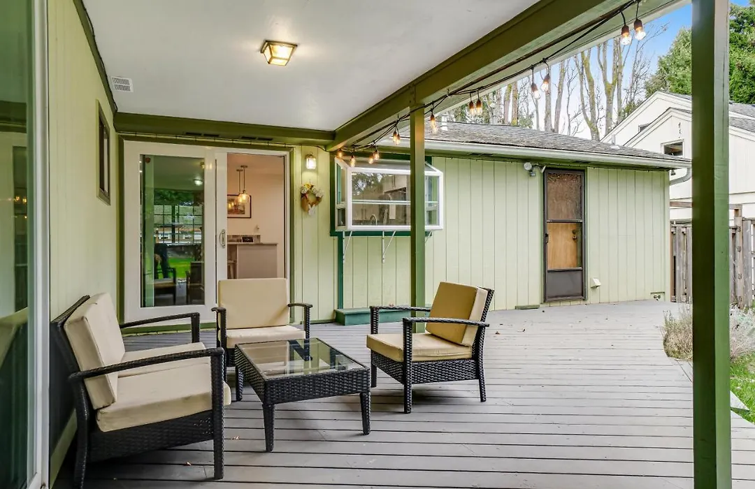 Interlake Escape-1