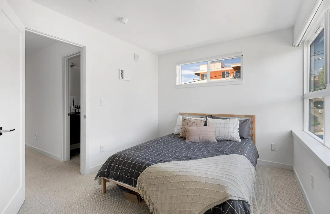 Deactivated- Rooftop Patio With Grill 2Br 3Ba Central, Walkable Location-1