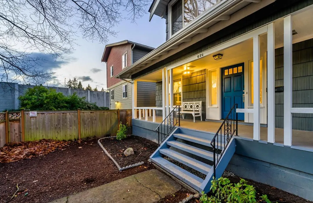 Upgraded Home With 5 Bedroom 4 Bath 4 Free Gated Parking Space, Family,Ev,Rv Friendly-1