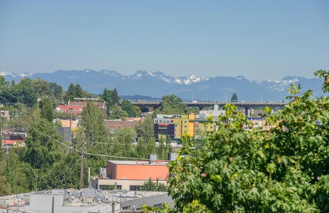 5 Min To Downtown Seattle! 3Br & 2Ba Cozy Townhome Townhouse-1