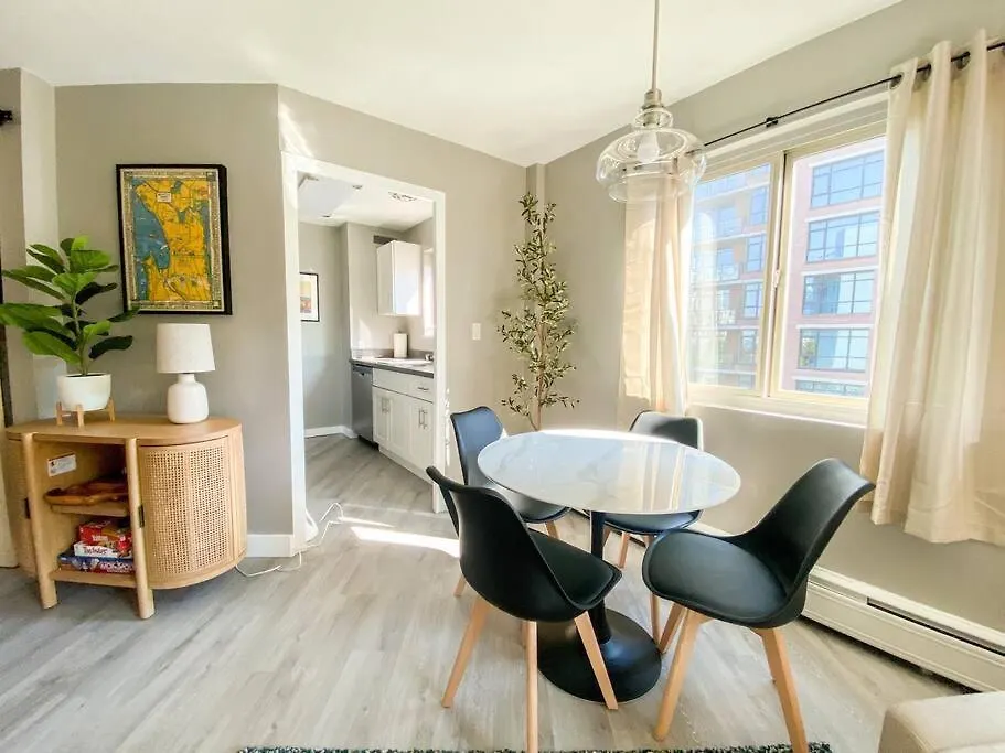 2Br Downtown Convention Center Near Attractions-1