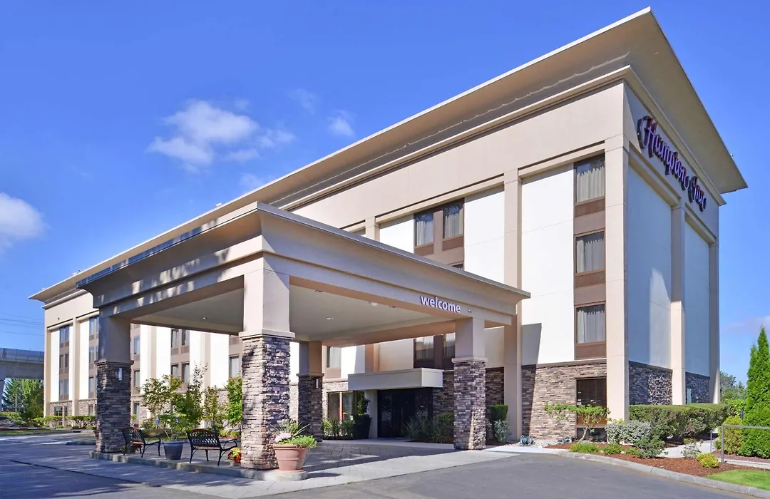 Hampton Inn Seattle Airport-1