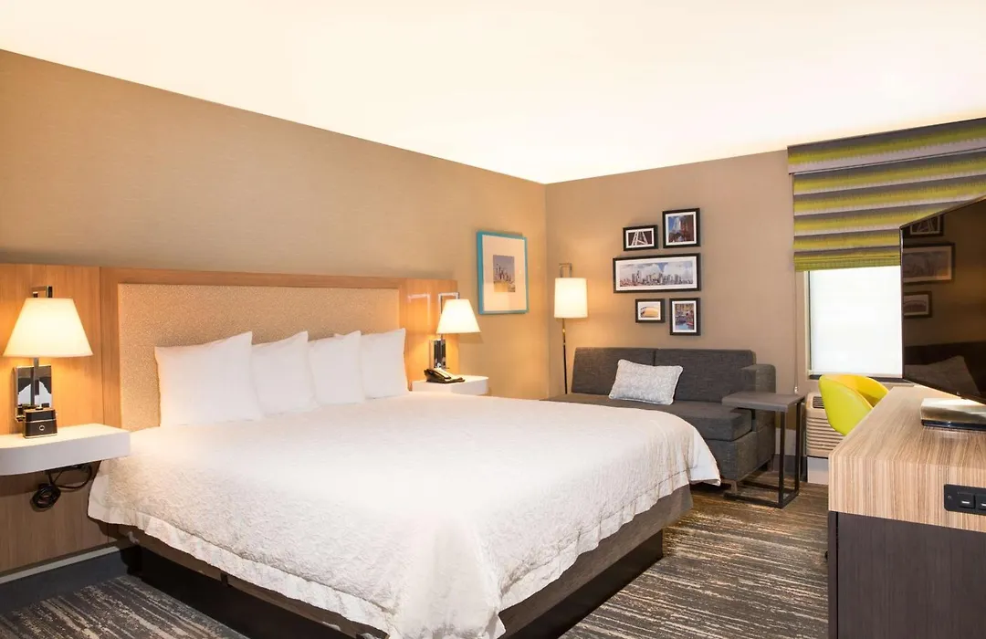 Hampton Inn & Suites Seattle-Downtown-1