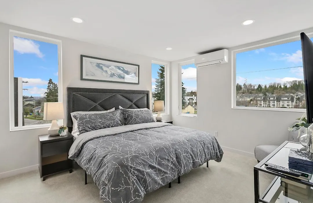 Welcome To Othello Station Townhome!-1