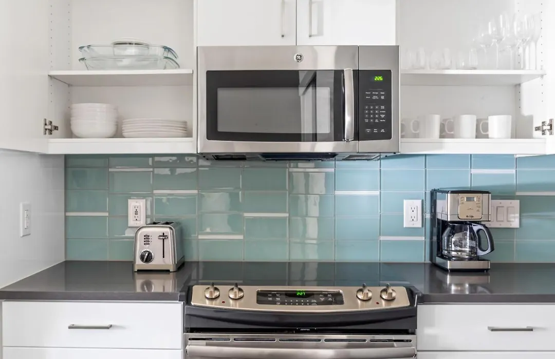 S Lake Union Studio W Gym Wd Nr Waterfront Sea-379-1