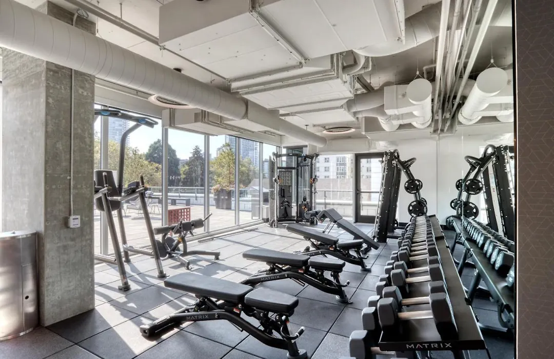 S Lake Union Studio W Gym Wd Nr Whole Foods Sea-485-1