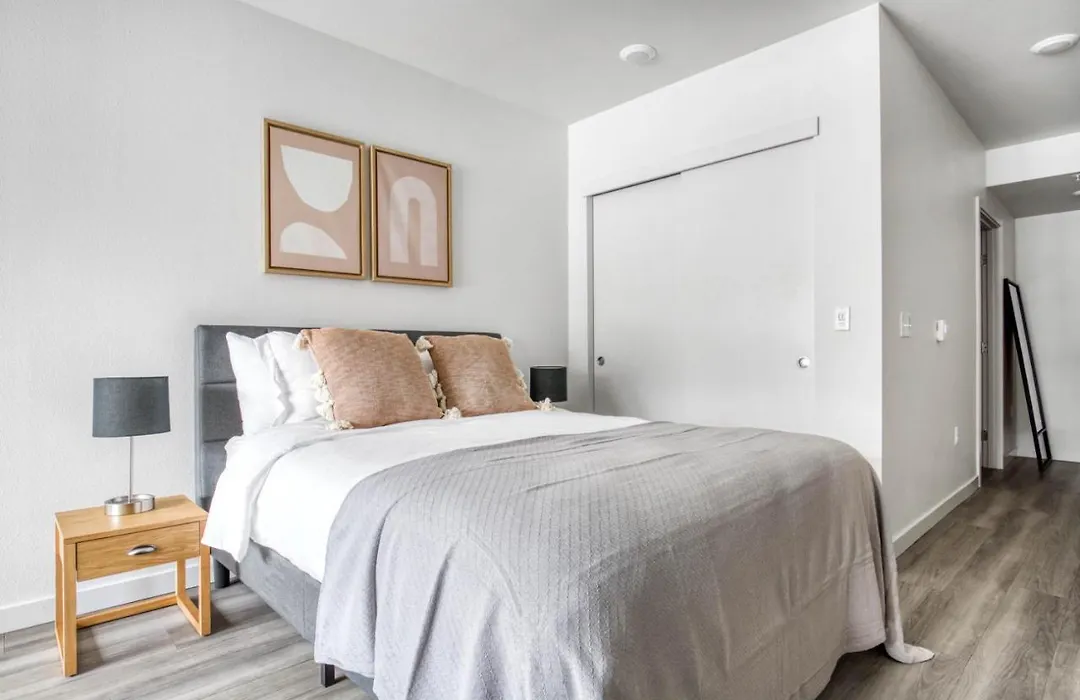 Capitol Hill Studio W Gym Roof Nr I-5 Sea-247-1