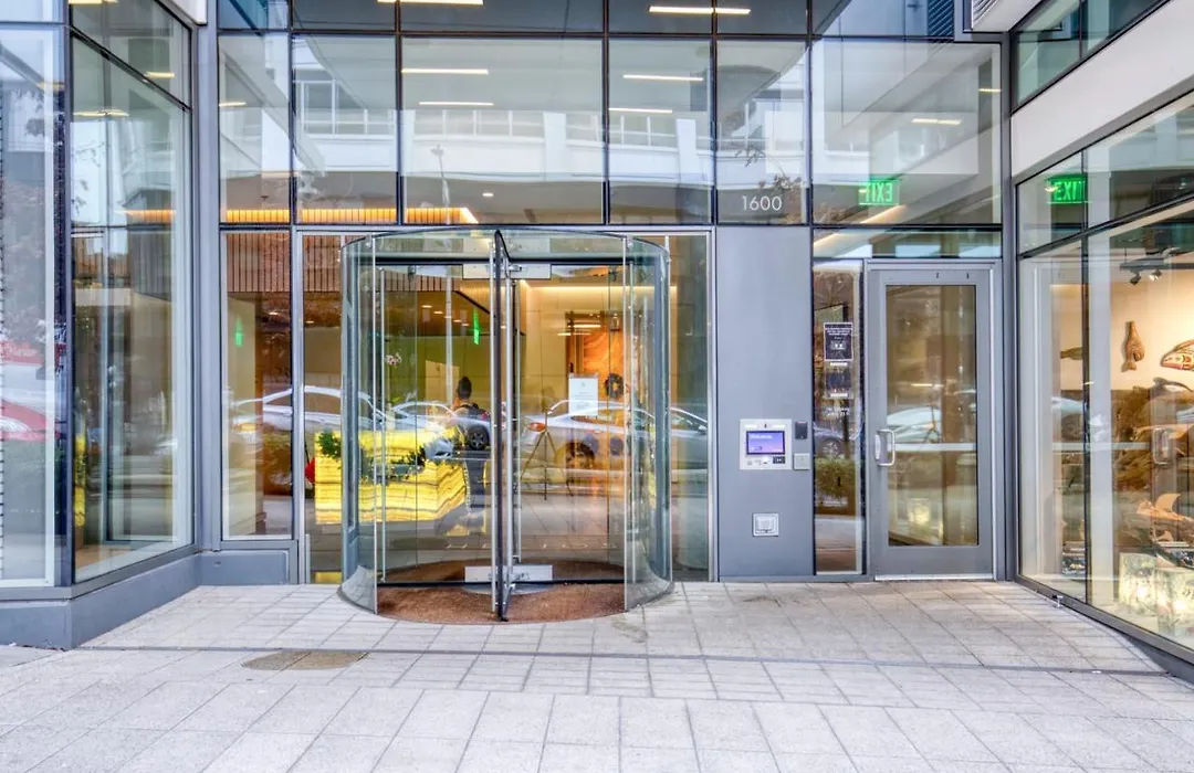 Downtown Studio W Gym Wd Nr Pike Place Mkt Sea-359-1