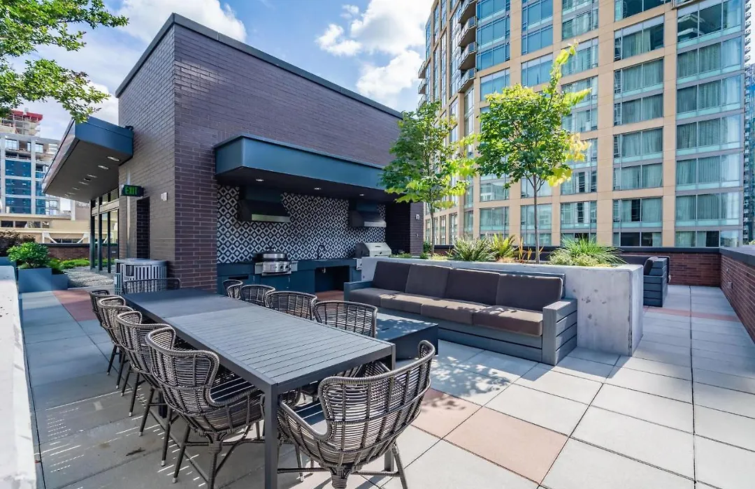 Modern 2Br In South Lake Union, Gym + Pet-Friendly-1