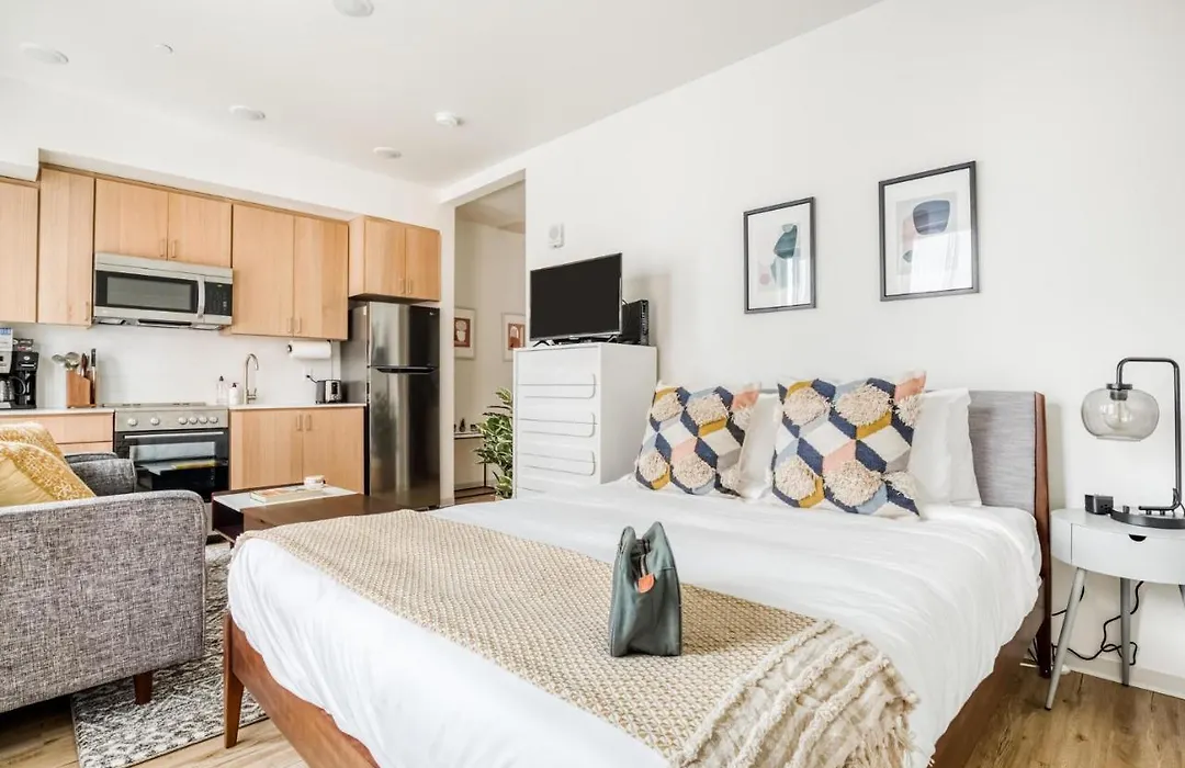 Pet-Friendly Studio With Roof Lounge-1