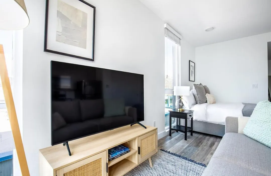 Capitol Hill Studio W Rooftop Pet Area Nr Bars Sea-102-1