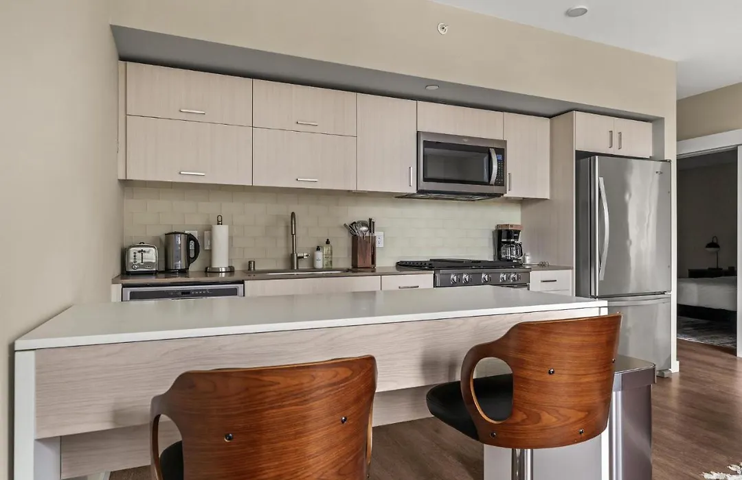 Sleek 2Br Apartment In Seattle W Parking-1