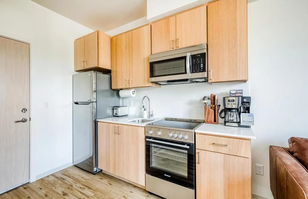 Furnished Studio In Interbayseattle W Amenities-1