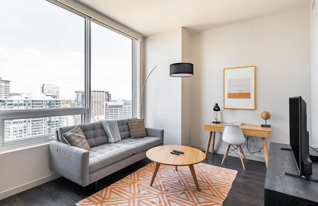 Stunning Studio Apartment In Seattle Gym-1