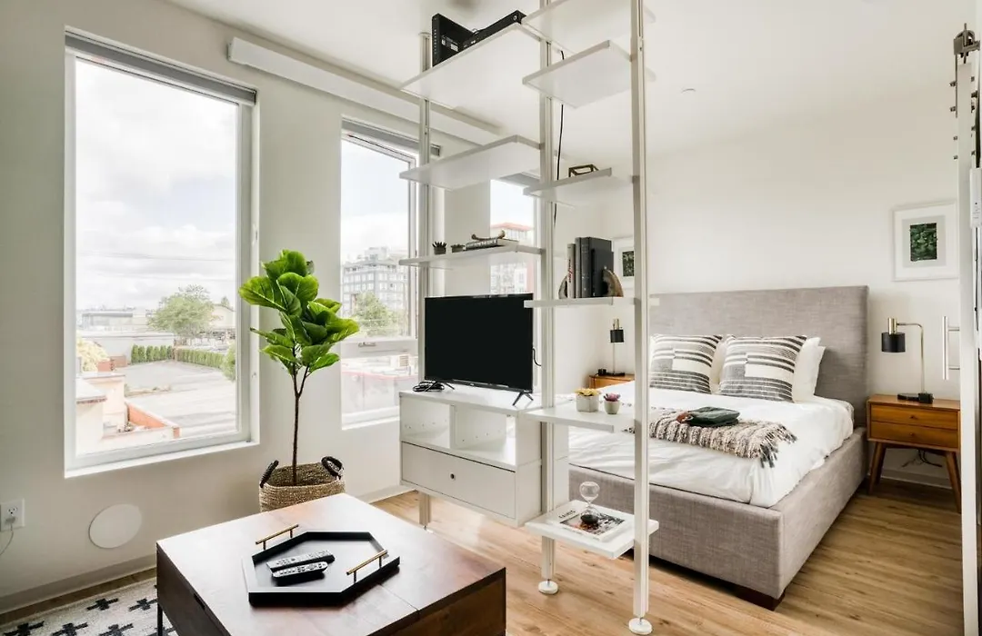 Furnished Interbay Studio W Lounge Pets Ok-1