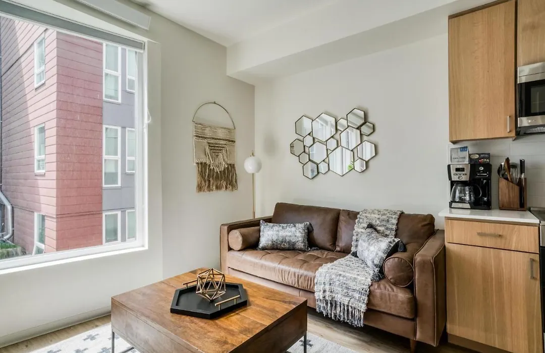 Interbay Studio W Rooftop Deck Views By Zeus-1