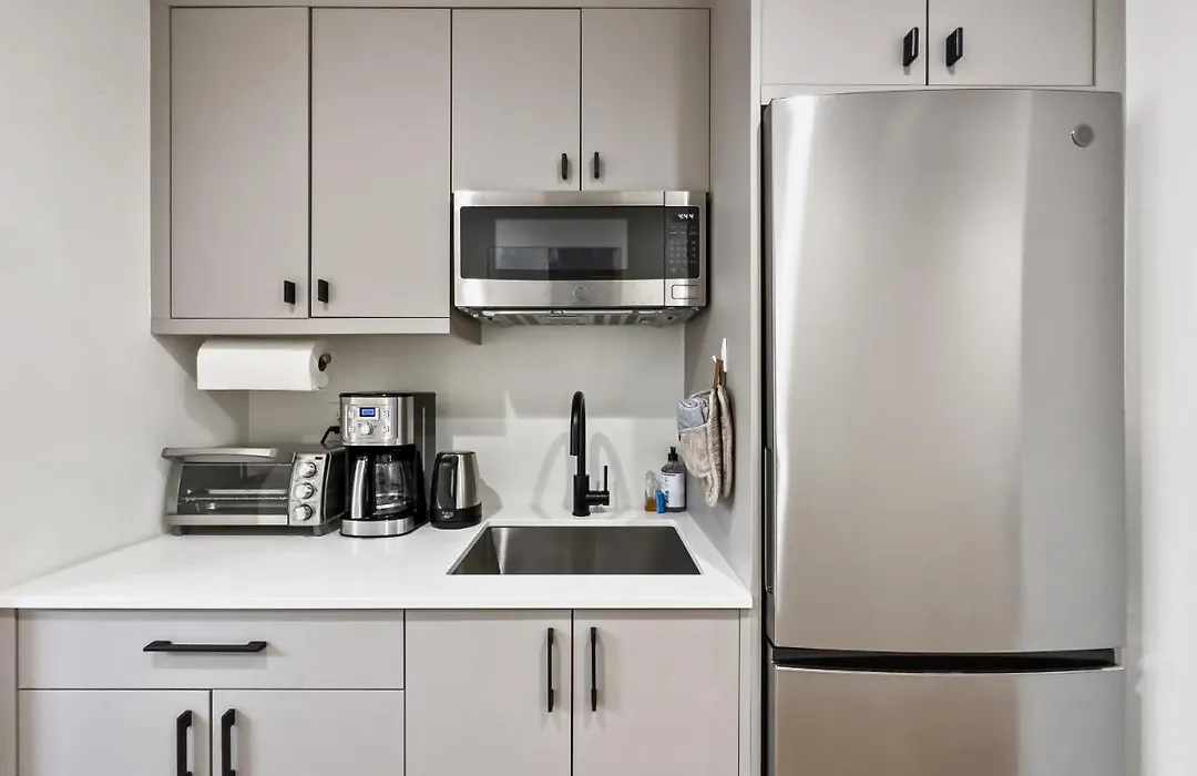 Modern apartment near light rail-1