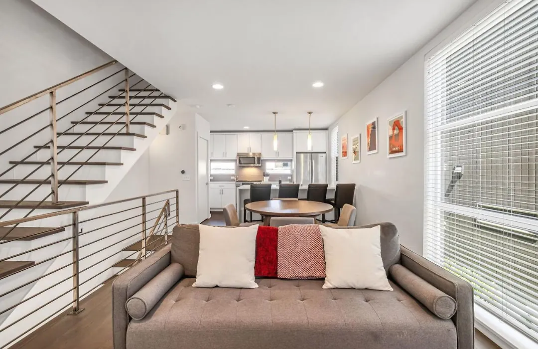 Gorgeous Eco-Friendly Home In Green Lake-1