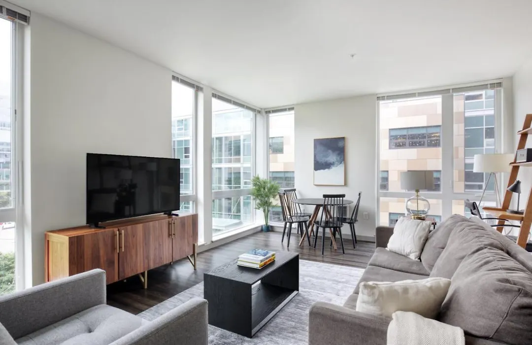 S Lake Union 2Br W Gym Wd Space Needle View Sea-165-1