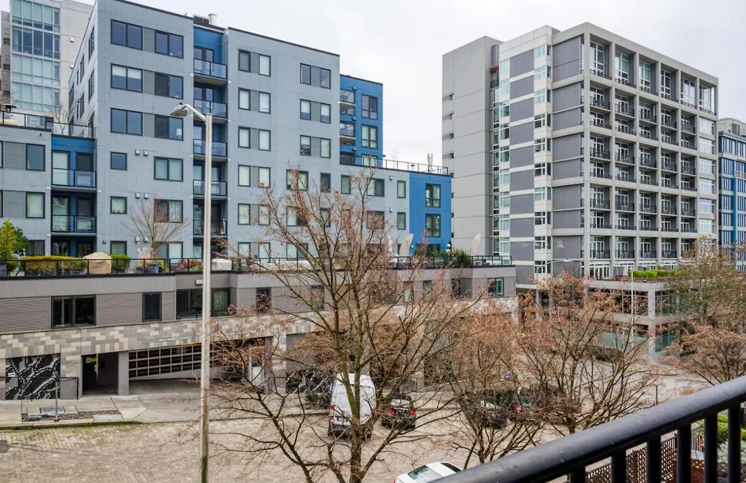 Belltown 2Br W Wd Gym Nr Metro Light Rail Sea-249-1