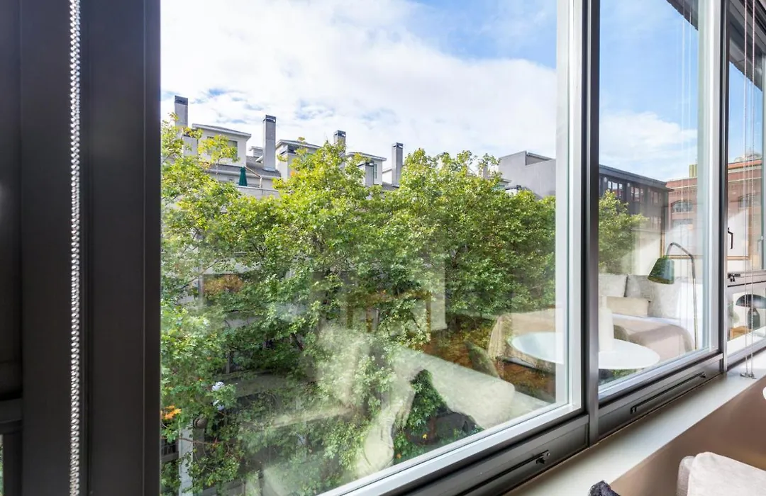 Pioneer Sq Studio W Gym Wd Nr Occidental Sq Sea-42-1