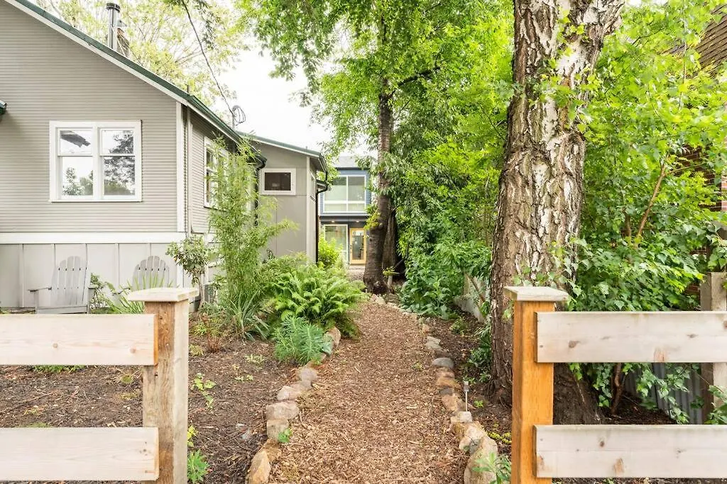 Artistic Georgetown Retreat In Seattle-1