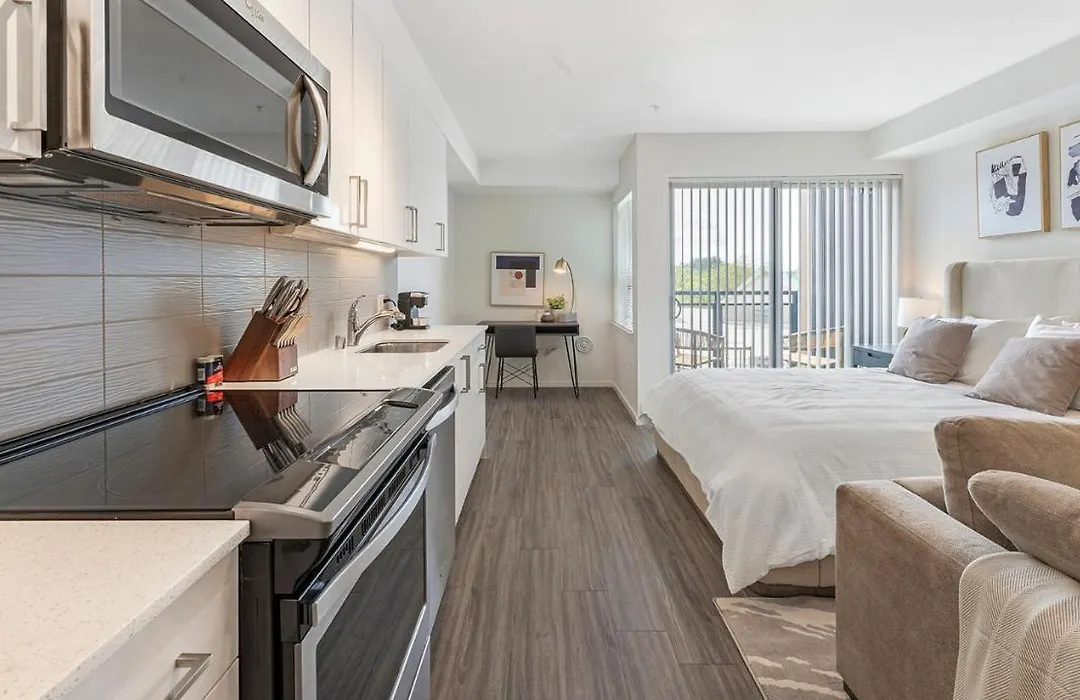 Modern Apartment In Prime Location Id9866X90-1