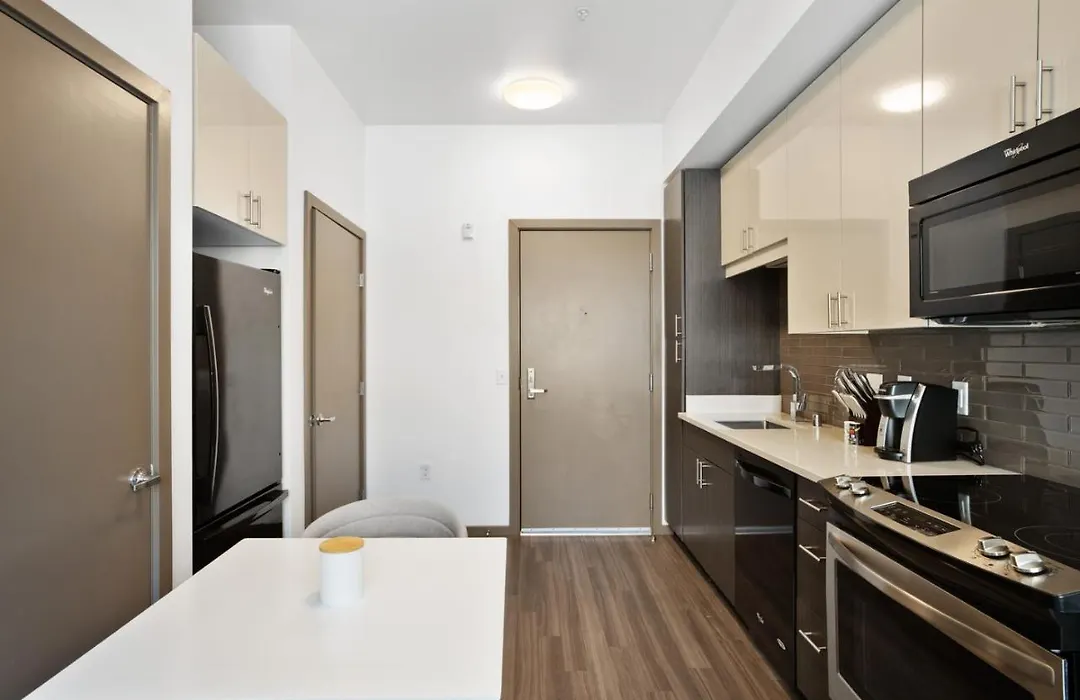 Modern Apartment In Prime Location Id4589X71-1