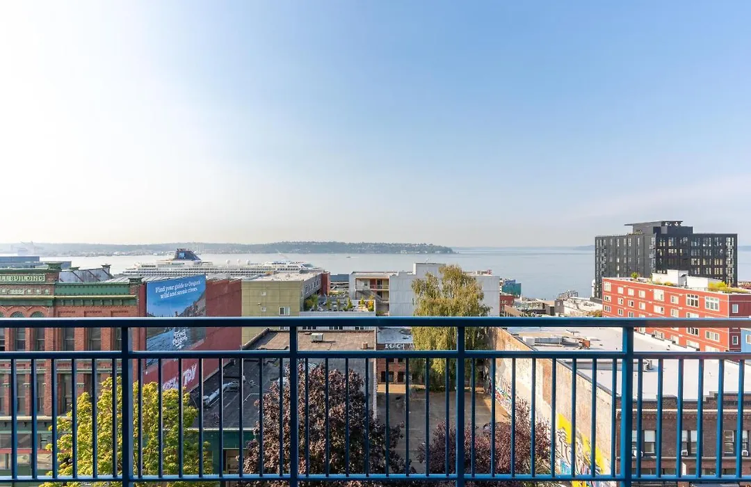 1 Bedroom With Stunning Puget Sound View-1