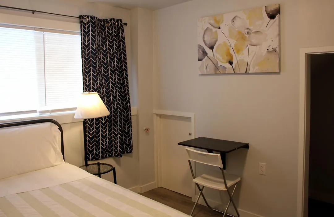 Rainier Upper Suite Near Restaurants & Light Rail-1
