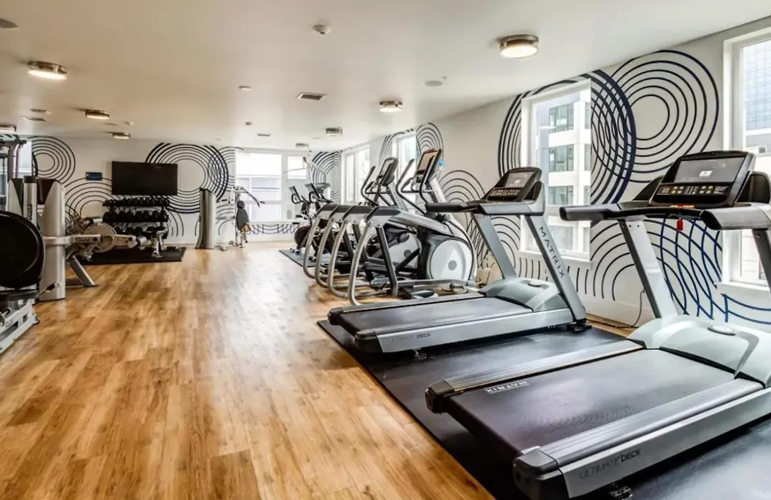 Slu 1Br W Wd Club Room Gym Nr Space Needle Sea-215-1