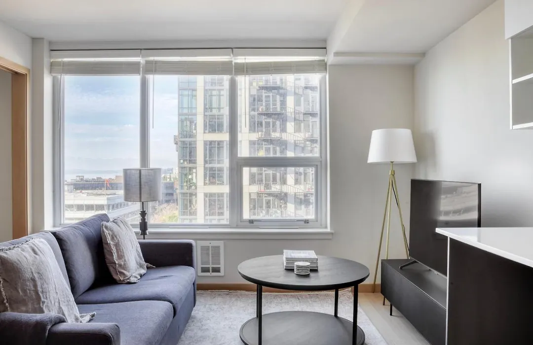 Bell Town Jr 1Br W Dog Park Nr Entertainment Sea-659-1