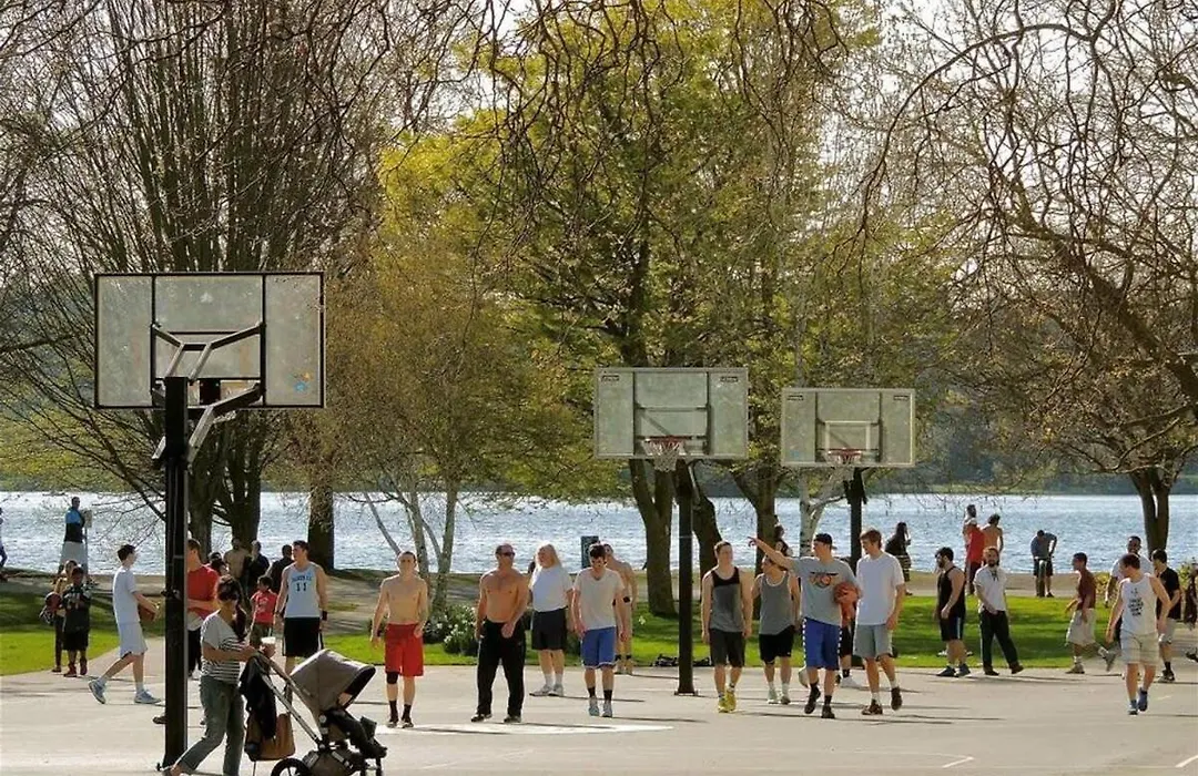 Greenlake Little Oasis- B-1