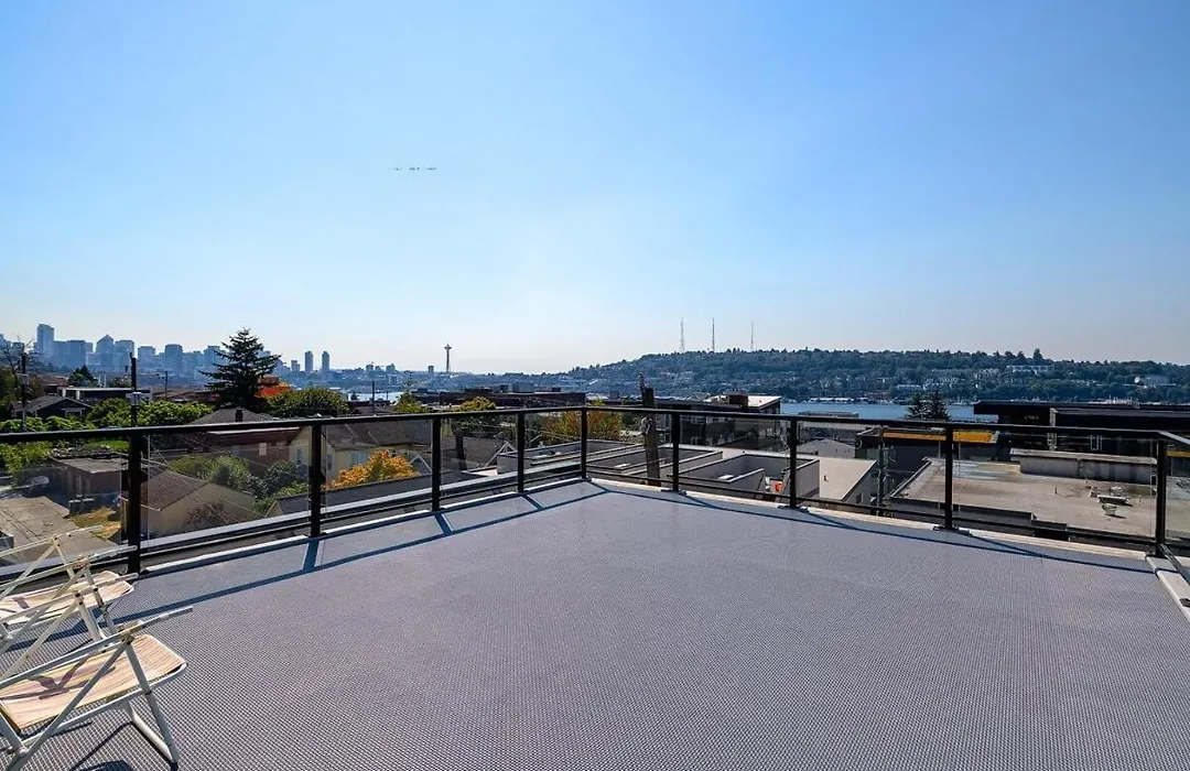 Seattle Urban Village- San Juan- Roof Top View Deck-1