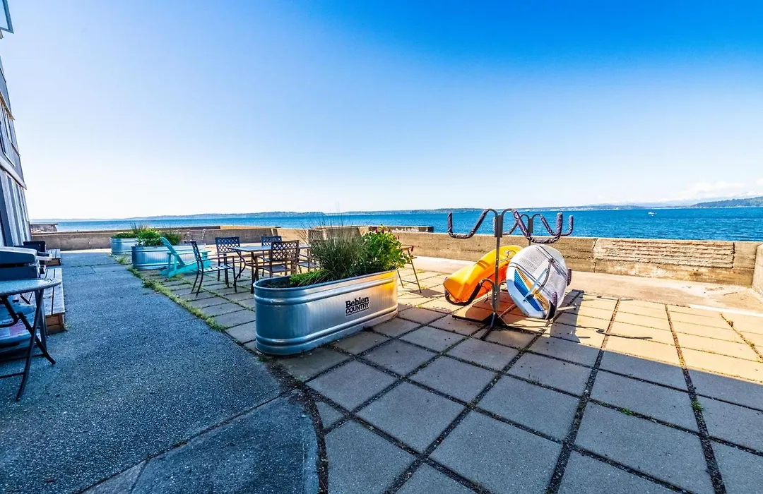 Seaside Serenity 1 Bedroom Apt With Balcony Near Alki-1