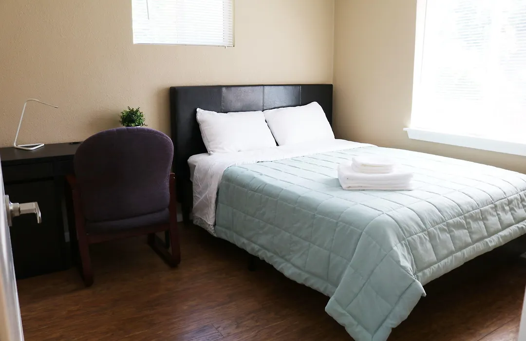 Quiet, Clean And Comfortable Room-1