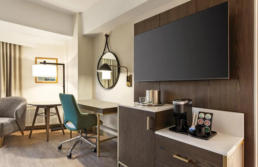 Crowne Plaza Seattle - No Resort Fee - Newly Renovated Ihg Hotel-1
