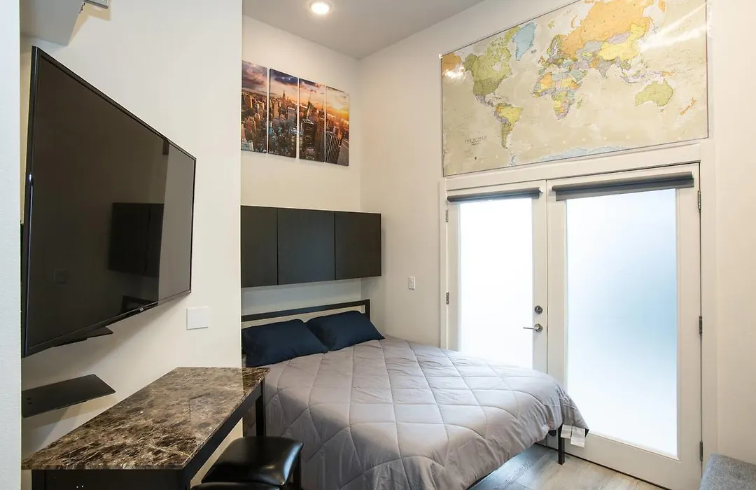 Modern Seattle 1 Bedroom Condo Sleeps 4-1
