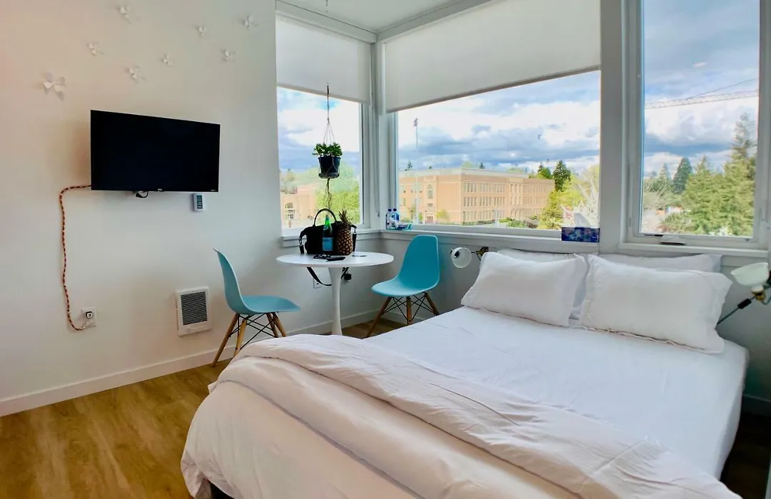 Modern Roosevelt Urban Studio - Rainier Views-1