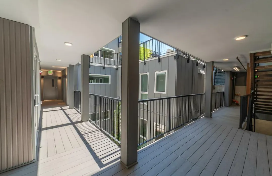 Clean & Bright Urban Studio In Capitol Hill!-1