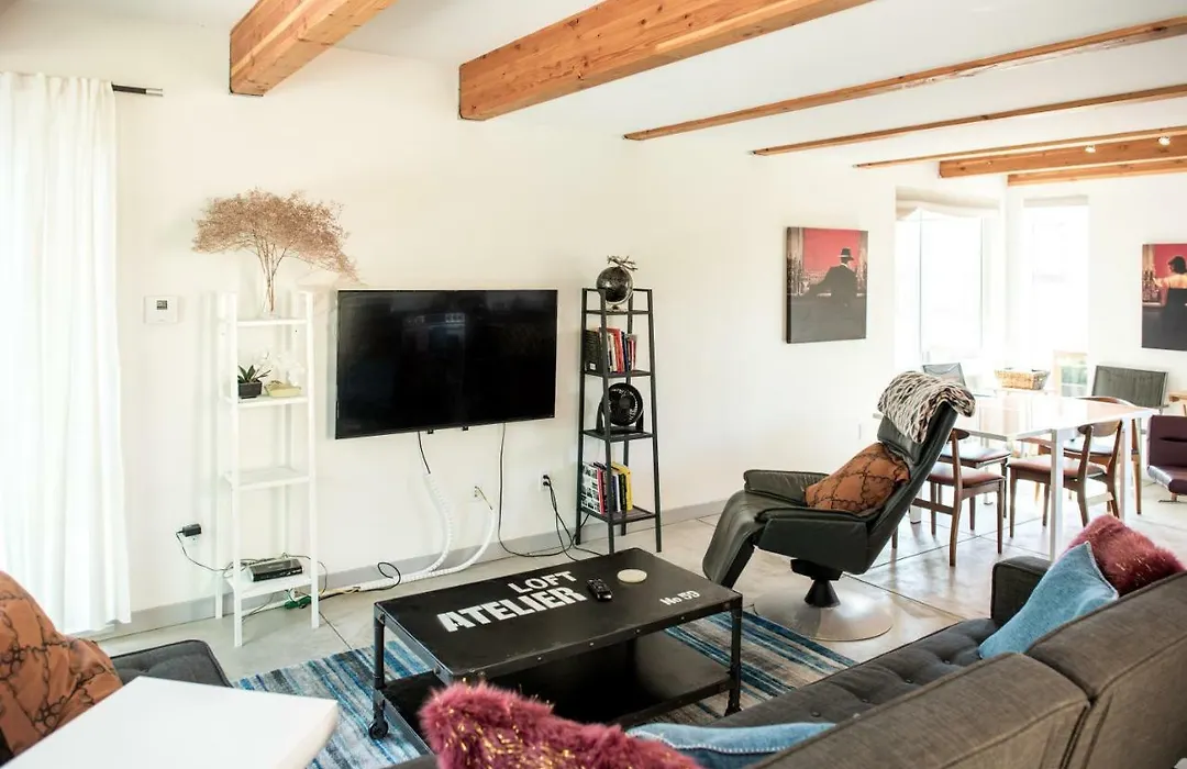 Modern Oasis: Garage+Roof Deck 88Ws-1