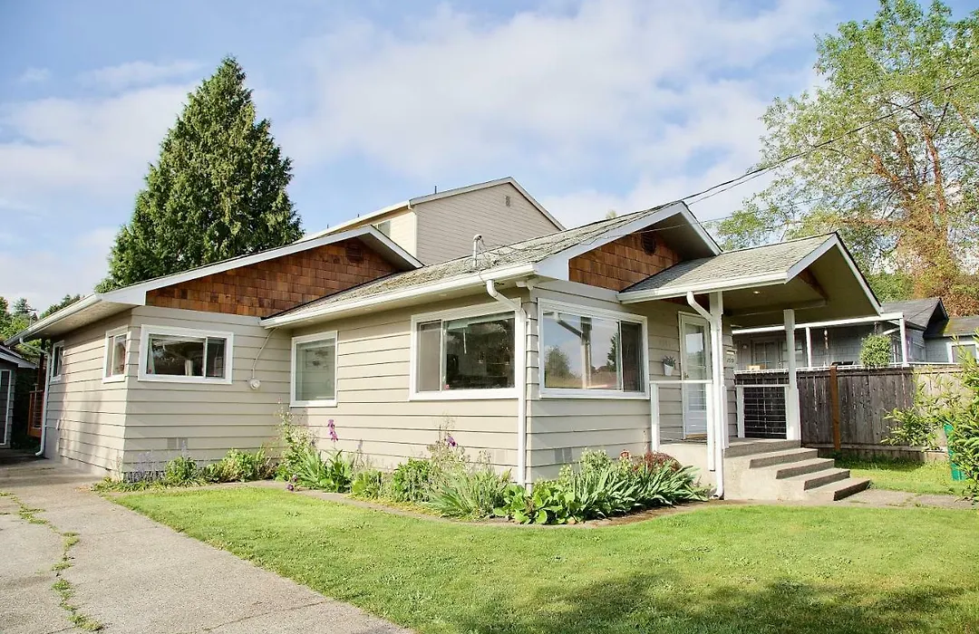 Charming Seattle Home Near Lake Washington-1