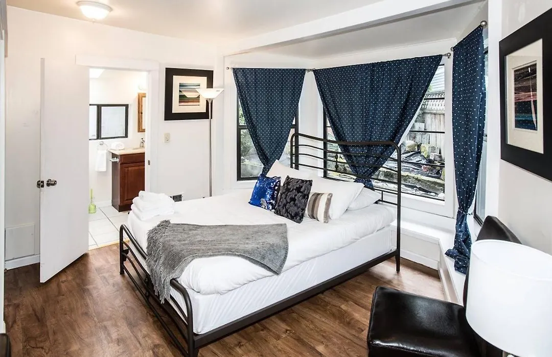 A-Greenlake Garden Unit-1