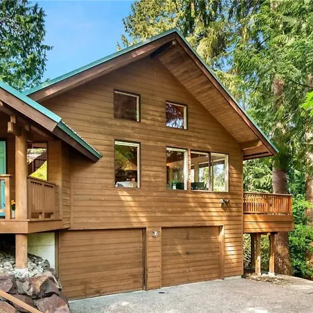 Spacious Cabin Style Home With Hot Tub, Sauna, Ac, King Bed, Loft, Free Parking-2
