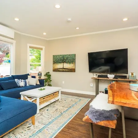 Remodeled 2-Bedroom Unit In Fremont W/ Luxe Bathrooms-3